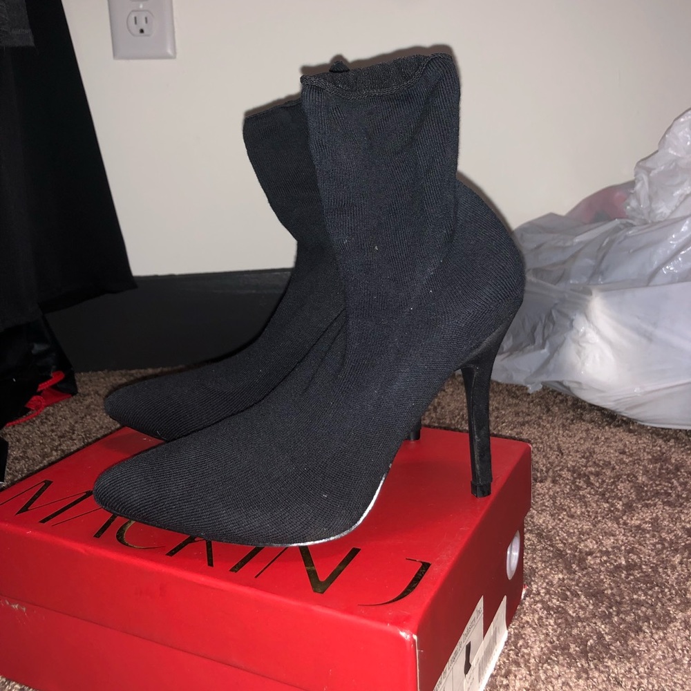 Single sole sock booties